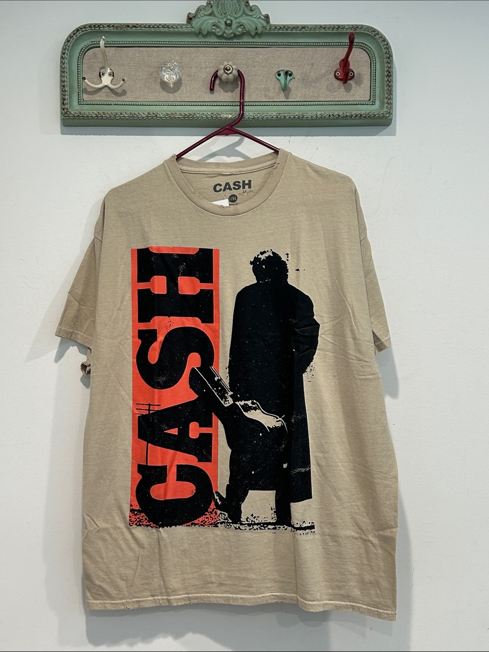 Johnny CASH man in black Beige Short-Sleeve Graphic Tee men’s large / XL new - Picture 1 of 6